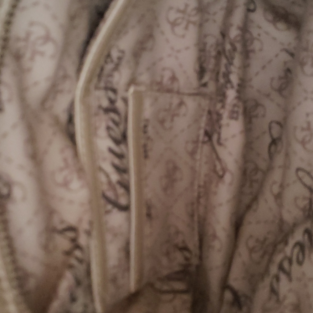Guess Classy Purse - Picture 5 of 8